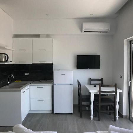 Edina By Hp Hotel Sarandë Eksteriør billede