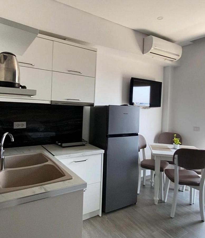 Edina By Hp Hotel Sarandë Eksteriør billede