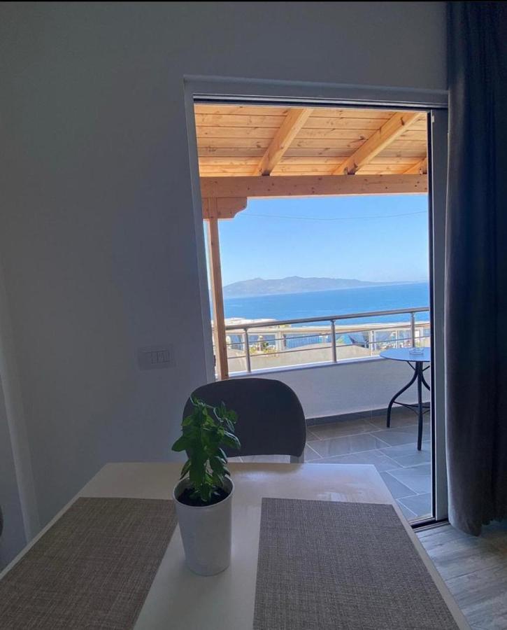 Edina By Hp Hotel Sarandë Eksteriør billede