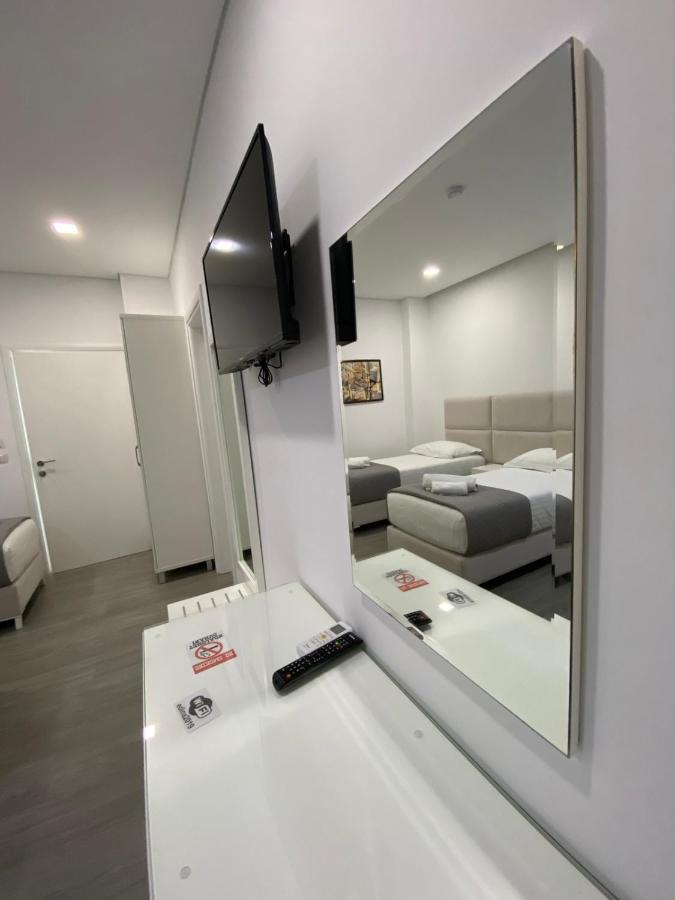Edina By Hp Hotel Sarandë Eksteriør billede