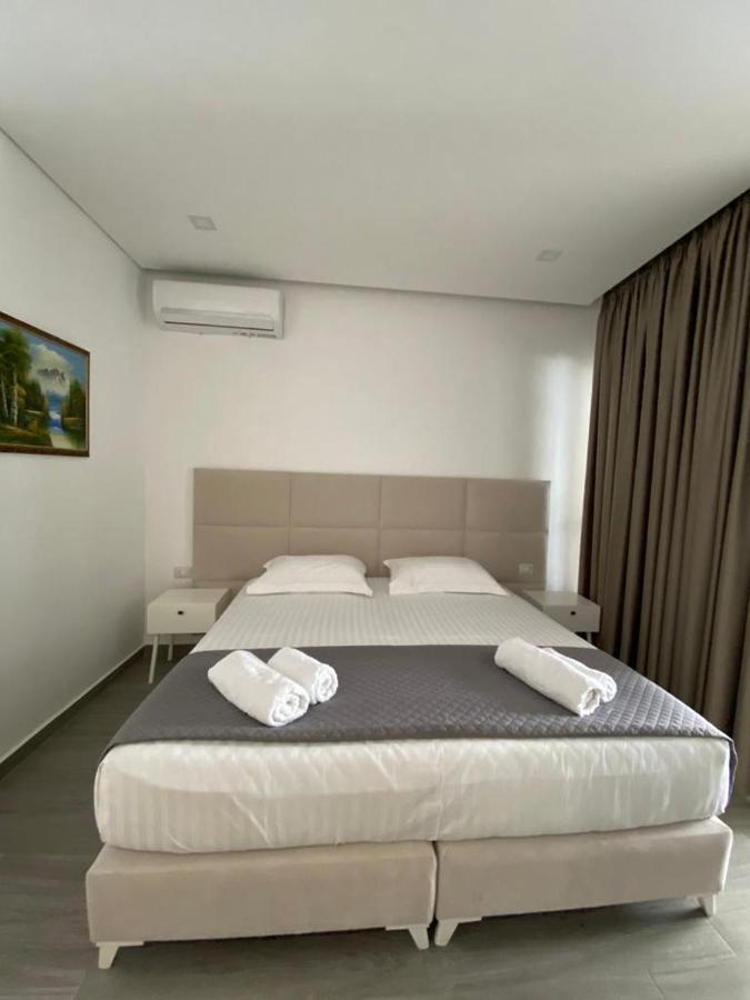Edina By Hp Hotel Sarandë Eksteriør billede