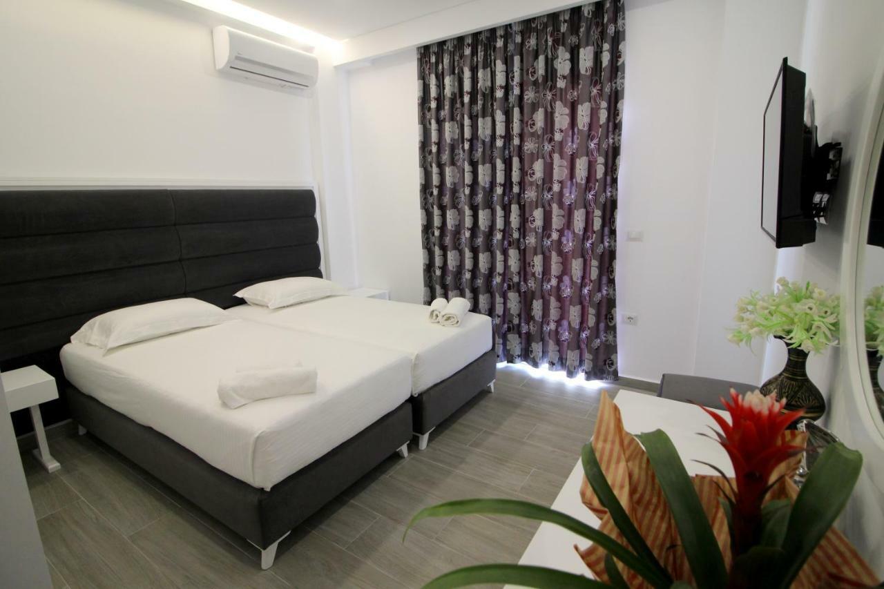 Edina By Hp Hotel Sarandë Eksteriør billede
