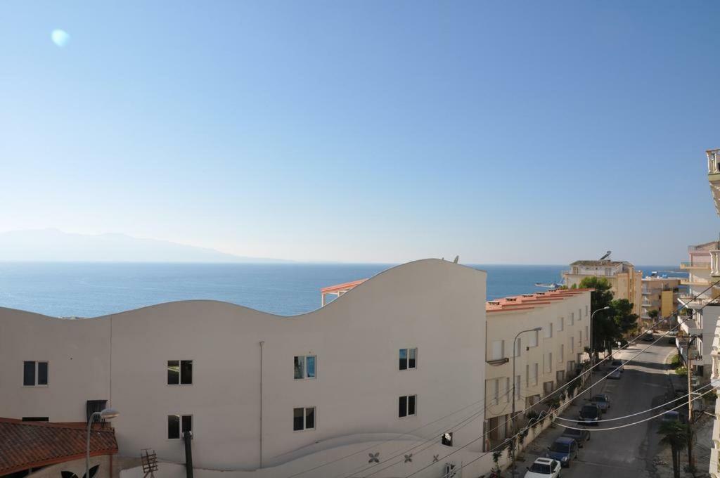 Edina By Hp Hotel Sarandë Eksteriør billede