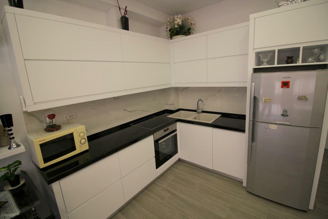 Edina By Hp Hotel Sarandë Eksteriør billede