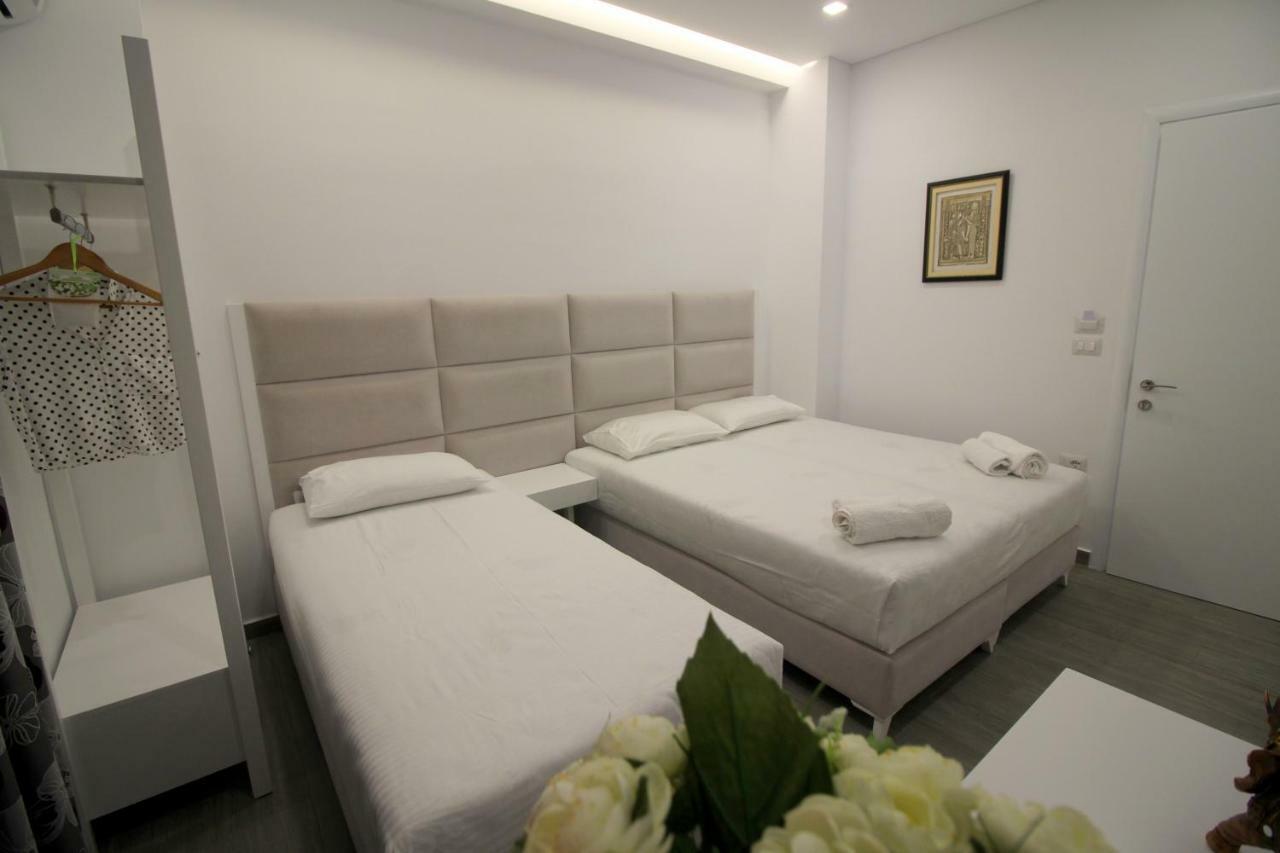 Edina By Hp Hotel Sarandë Eksteriør billede