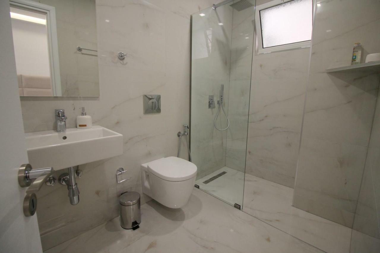Edina By Hp Hotel Sarandë Eksteriør billede