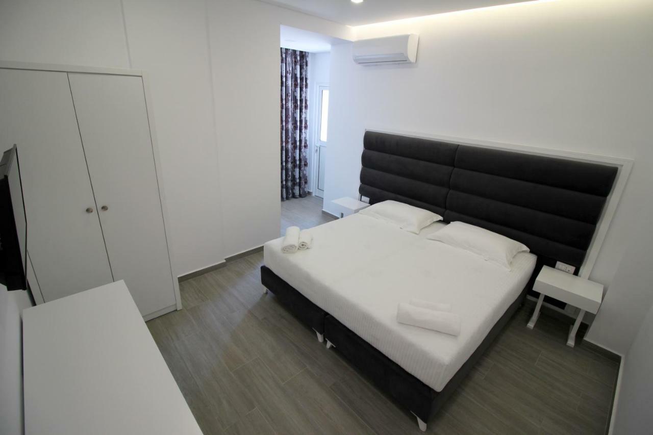 Edina By Hp Hotel Sarandë Eksteriør billede