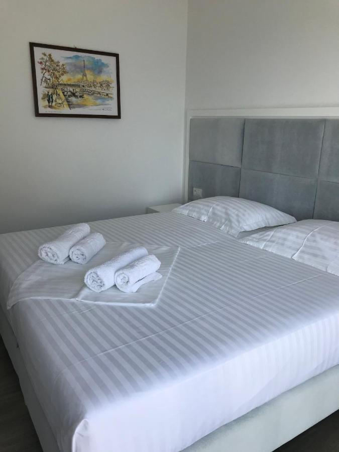 Edina By Hp Hotel Sarandë Eksteriør billede