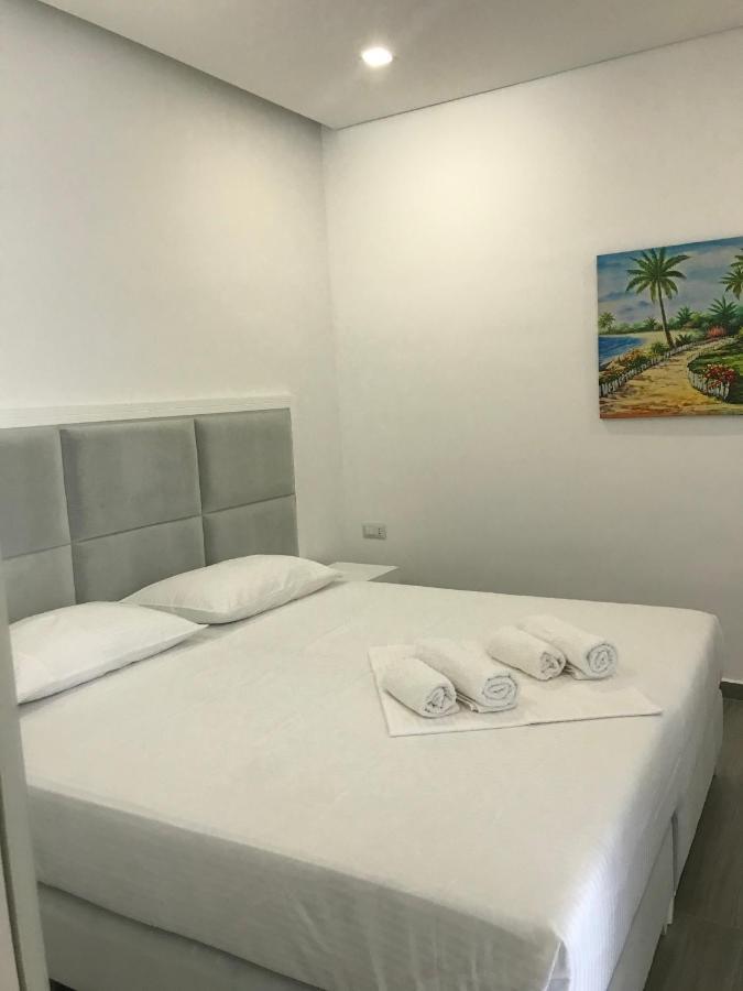 Edina By Hp Hotel Sarandë Eksteriør billede